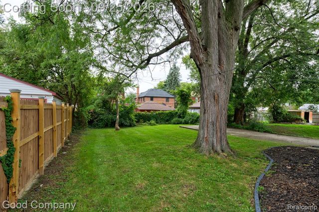 13935 Rutland Street, Detroit, MI 48227