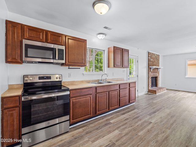 613 Kimberly Lane, Jacksonville, NC 28546