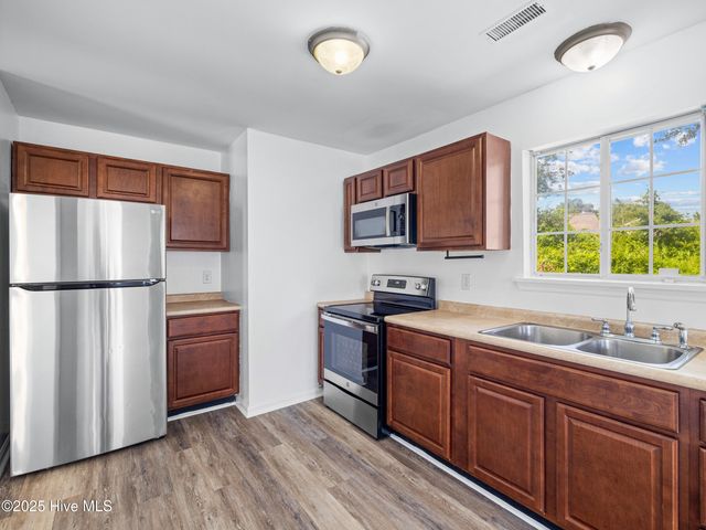 613 Kimberly Lane, Jacksonville, NC 28546