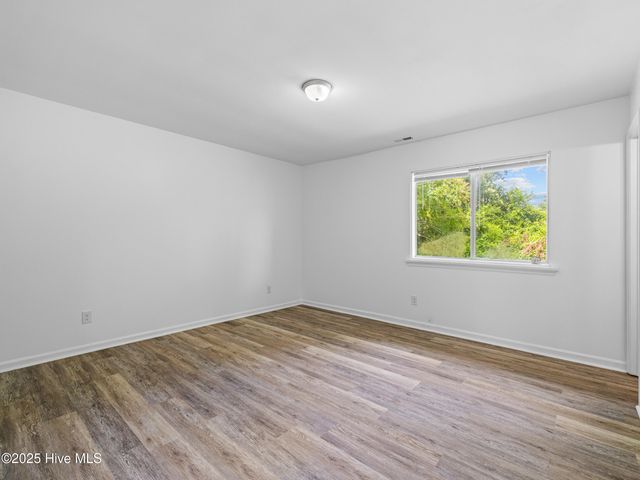 613 Kimberly Lane, Jacksonville, NC 28546