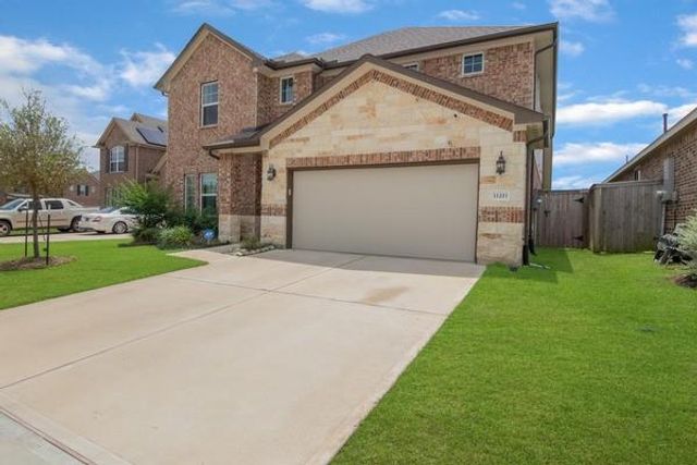 11211 Stirton, Tomball, TX 77375