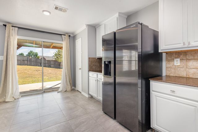 603 Sotogrande Street, Grand Prairie, TX 75051