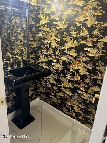 712 Eastwood Drive, Pascagoula, MS 39567