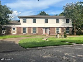 712 Eastwood Drive, Pascagoula, MS 39567