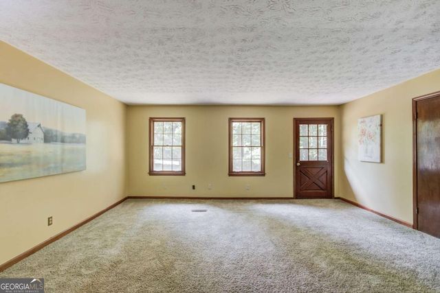 6050 Sandy Creek Road, Loganville, GA 30052