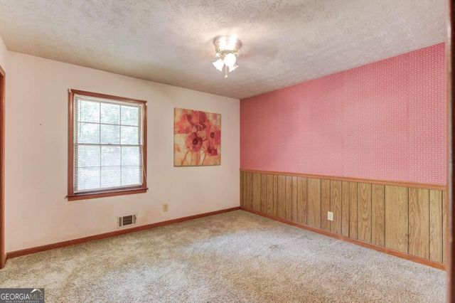 6050 Sandy Creek Road, Loganville, GA 30052