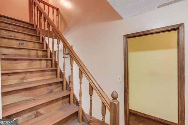 6050 Sandy Creek Road, Loganville, GA 30052