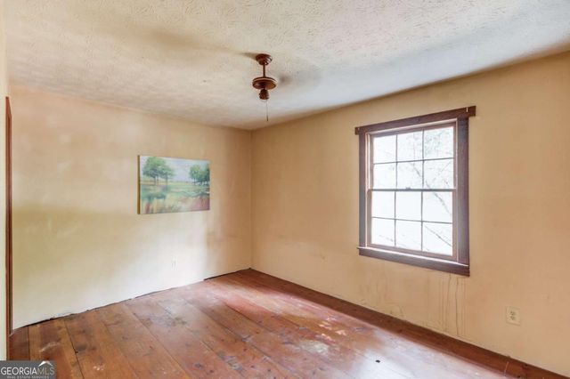 6050 Sandy Creek Road, Loganville, GA 30052