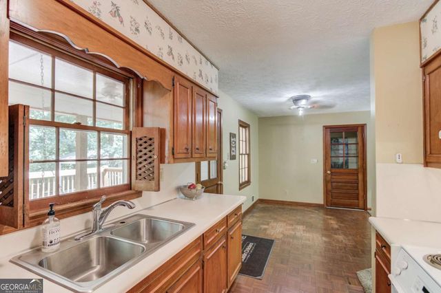 6050 Sandy Creek Road, Loganville, GA 30052