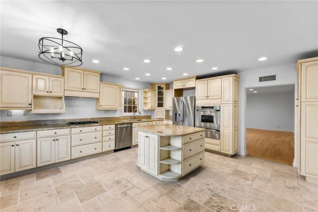 111 Via Jucar, Newport Beach, CA 92663
