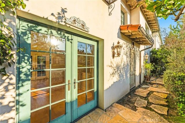 111 Via Jucar, Newport Beach, CA 92663