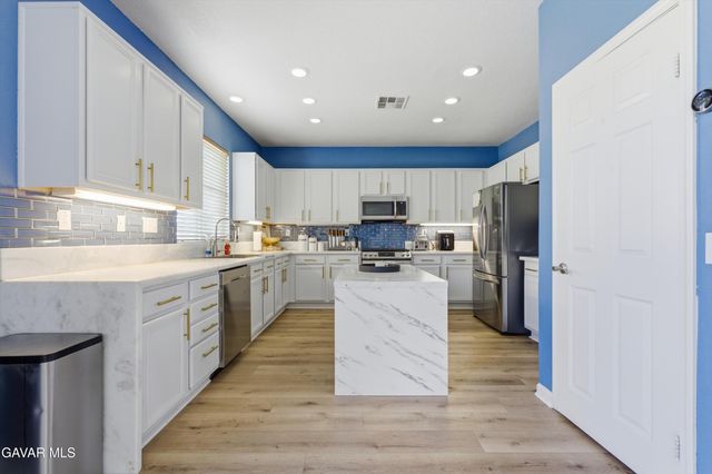 37515 Limelight Way, Palmdale, CA 93551