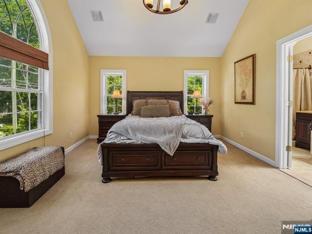 233 Park Avenue, Allendale, NJ 07401