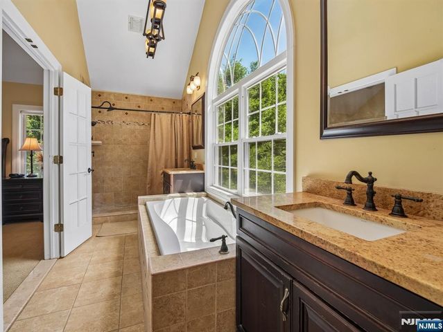 233 Park Avenue, Allendale, NJ 07401