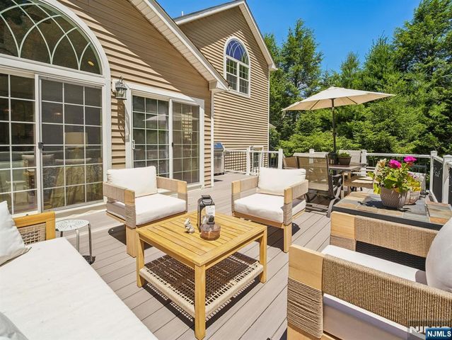 233 Park Avenue, Allendale, NJ 07401