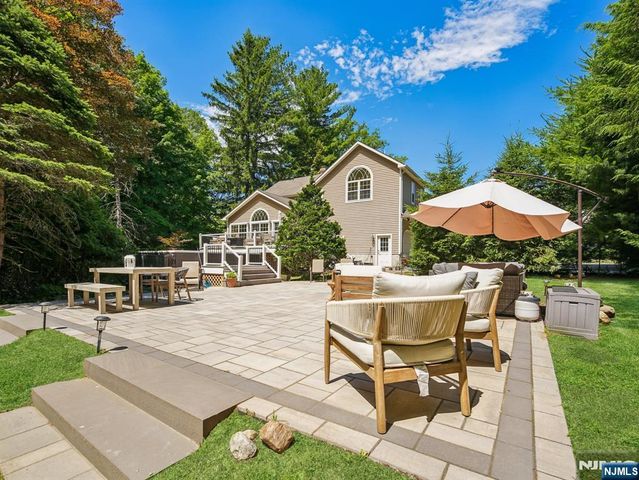 233 Park Avenue, Allendale, NJ 07401
