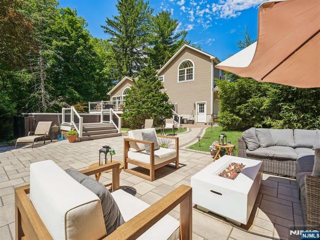233 Park Avenue, Allendale, NJ 07401
