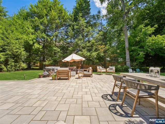 233 Park Avenue, Allendale, NJ 07401