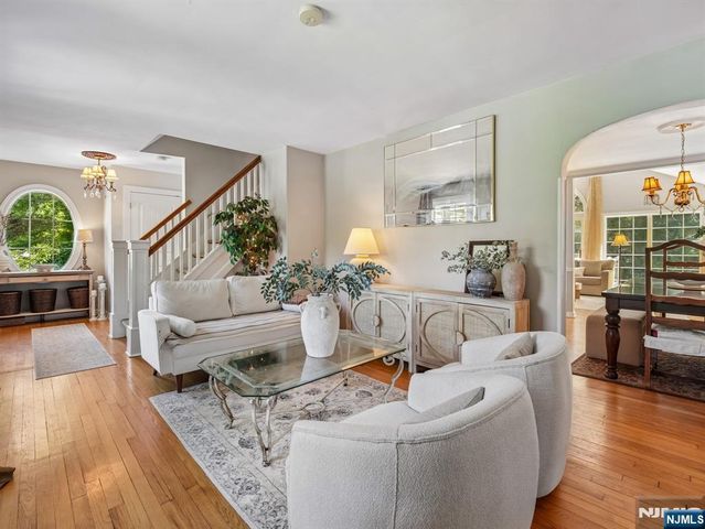 233 Park Avenue, Allendale, NJ 07401