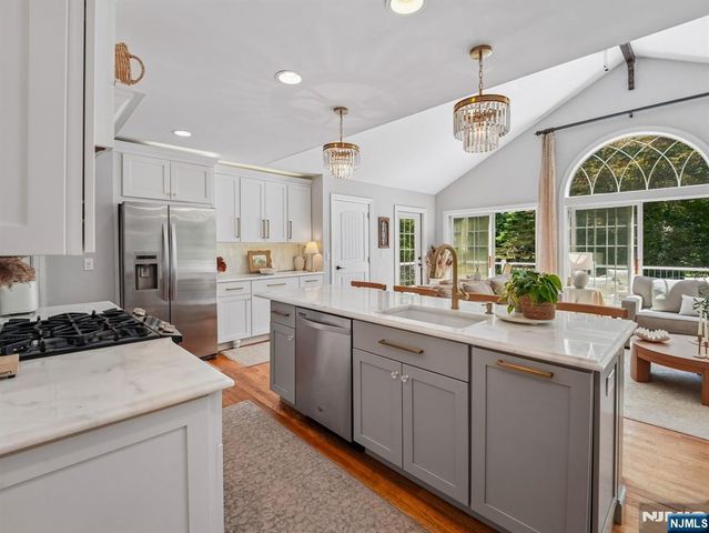 233 Park Avenue, Allendale, NJ 07401