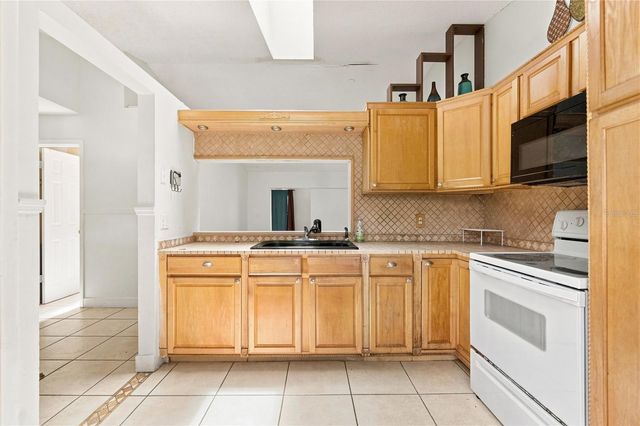 9966 BURL WAY, Orlando, FL 32817