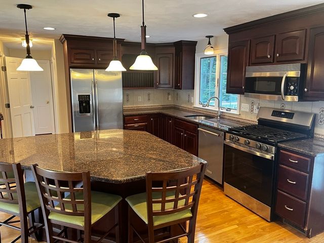 24 Pontiac Road, Walpole, MA 02081