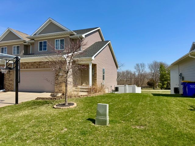 1572 Sadler Drive, North Liberty, IA 52317