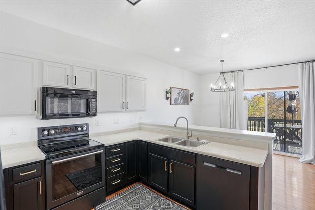 1572 Sadler Drive, North Liberty, IA 52317