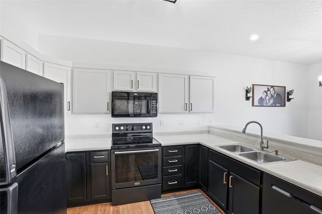 1572 Sadler Drive, North Liberty, IA 52317