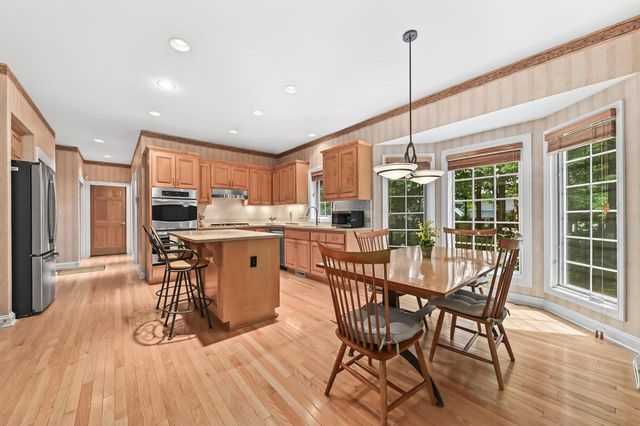 3820 Charter Point COURT, Brookfield, WI 53045