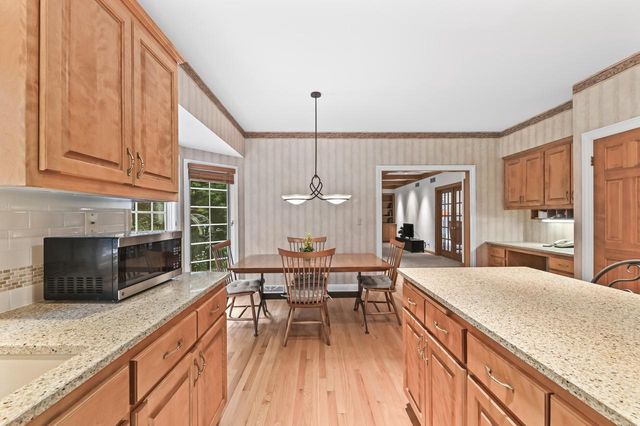 3820 Charter Point COURT, Brookfield, WI 53045
