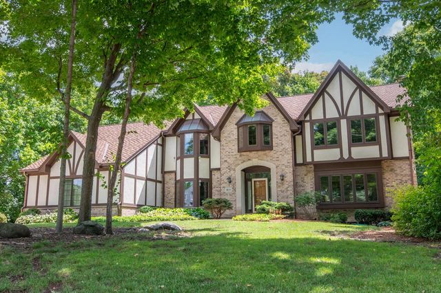 3820 Charter Point COURT, Brookfield, WI 53045