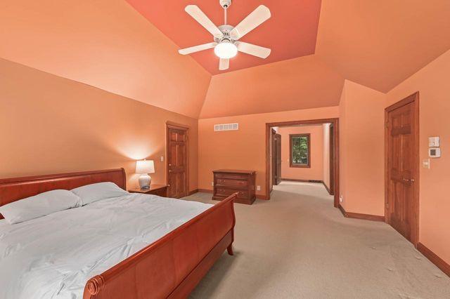 3820 Charter Point COURT, Brookfield, WI 53045