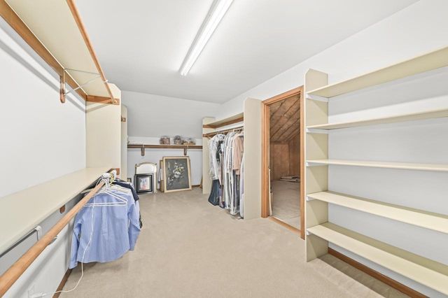 3820 Charter Point COURT, Brookfield, WI 53045