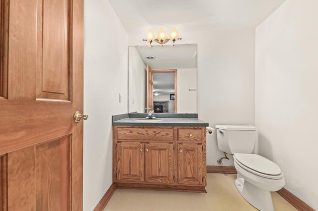3820 Charter Point COURT, Brookfield, WI 53045
