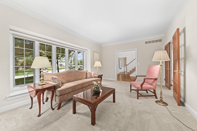 3820 Charter Point COURT, Brookfield, WI 53045