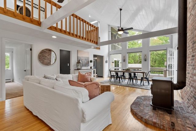 592 Sugar Rd, Bolton, MA 01740