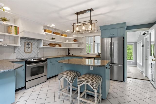 592 Sugar Rd, Bolton, MA 01740
