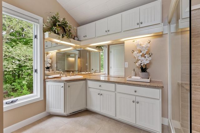 592 Sugar Rd, Bolton, MA 01740
