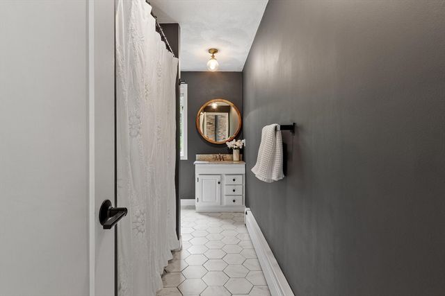 592 Sugar Rd, Bolton, MA 01740