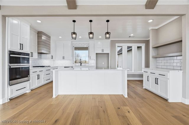 1717 River Ridge, Van Buren, AR 72956