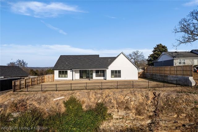 1717 River Ridge, Van Buren, AR 72956