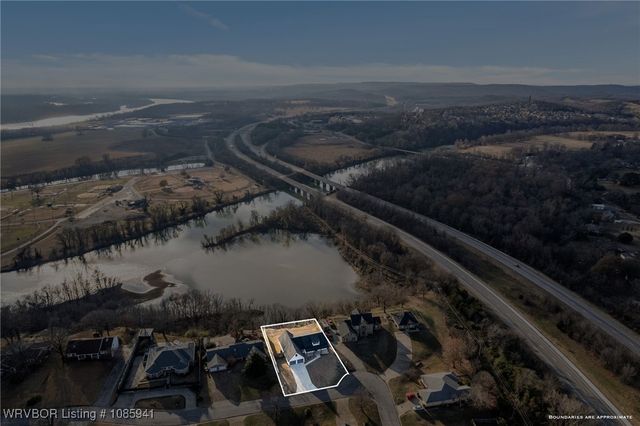 1717 River Ridge, Van Buren, AR 72956