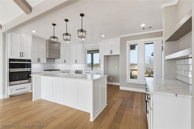 1717 River Ridge, Van Buren, AR 72956