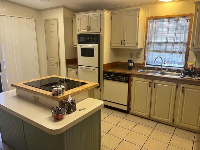 240 Mangrove Bay Place, Fort Pierce, FL 34982