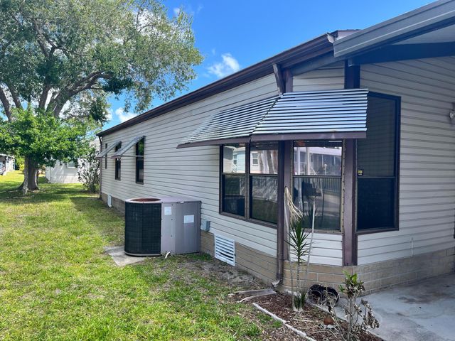 240 Mangrove Bay Place, Fort Pierce, FL 34982