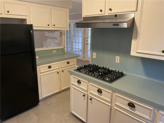 1104 Neal Picket, College Station, TX 77840