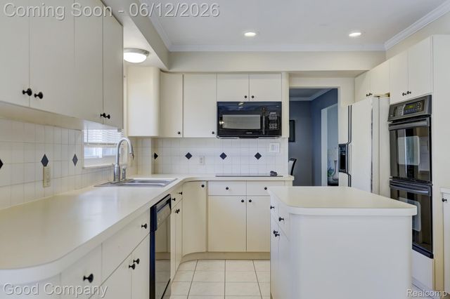 1798 Wilmet Drive, Troy, MI 48085