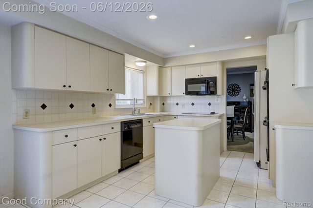 1798 Wilmet Drive, Troy, MI 48085