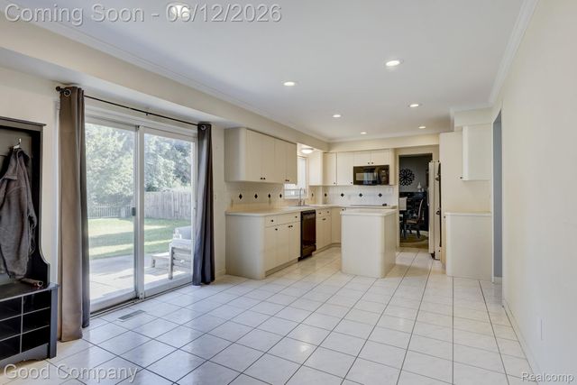 1798 Wilmet Drive, Troy, MI 48085